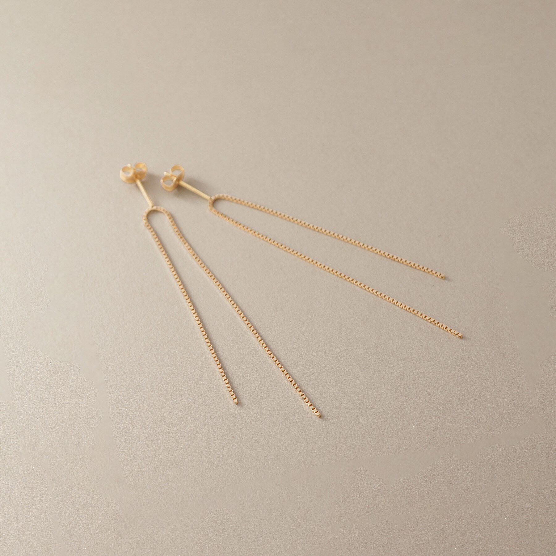 COCOSHNIK「K18ベネチアンチェーンターン ピアス」|ピアス|