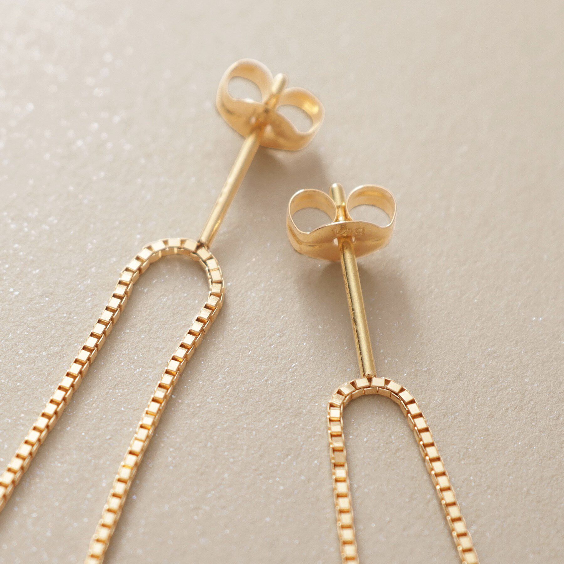 COCOSHNIK「K18ベネチアンチェーンターン ピアス」|ピアス|