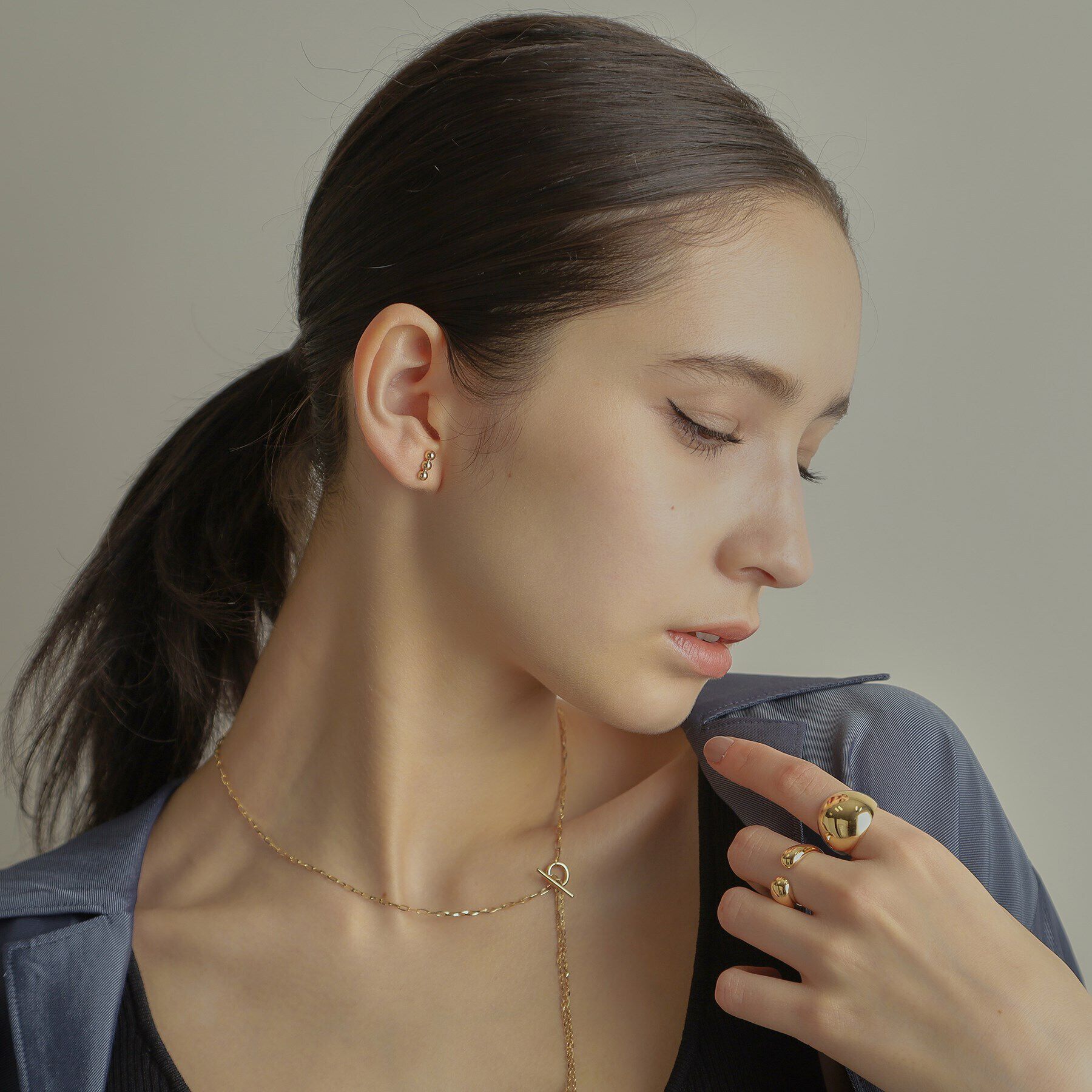 COCOSHNIK「K10中空ボールバー スタッドピアス」|ピアス|