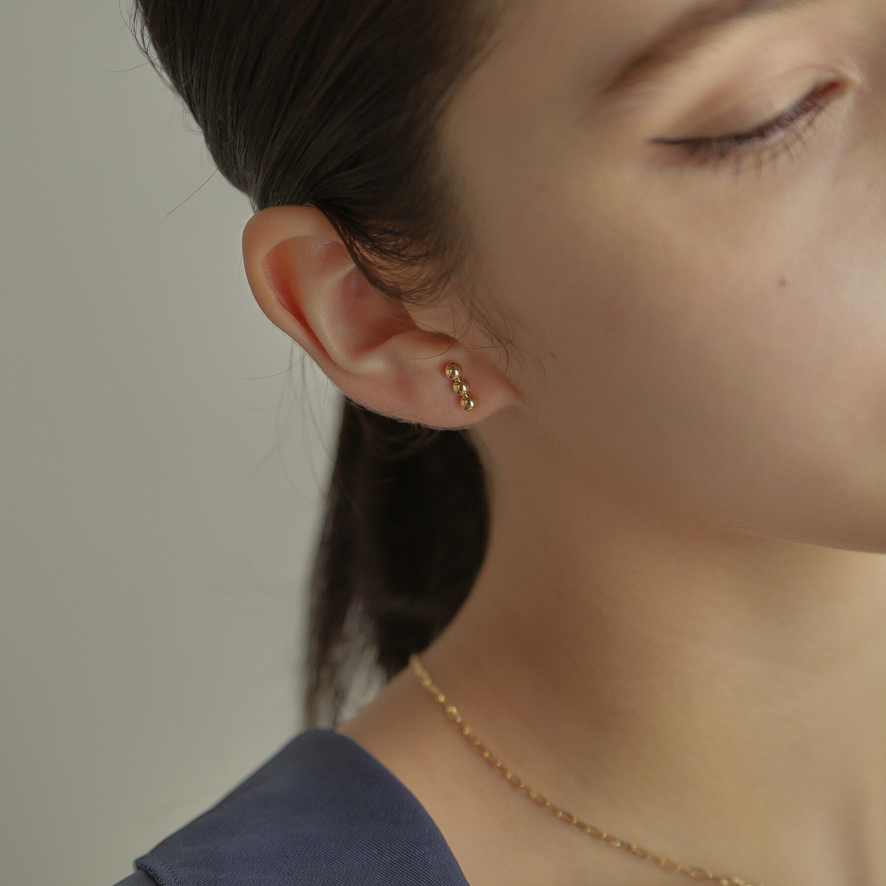 COCOSHNIK「K10中空ボールバー スタッドピアス」|ピアス|