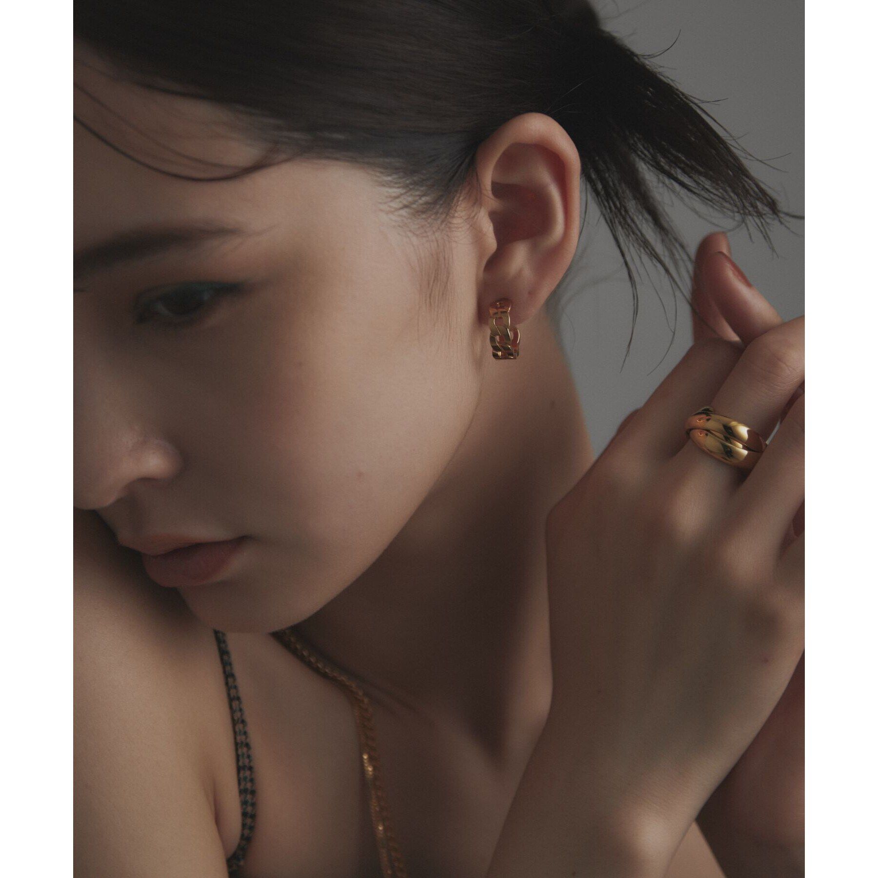 COCOSHNIK ONKITSCH「シルバー フラットカーブチェーンモチーフピアス GP」|ピアス|