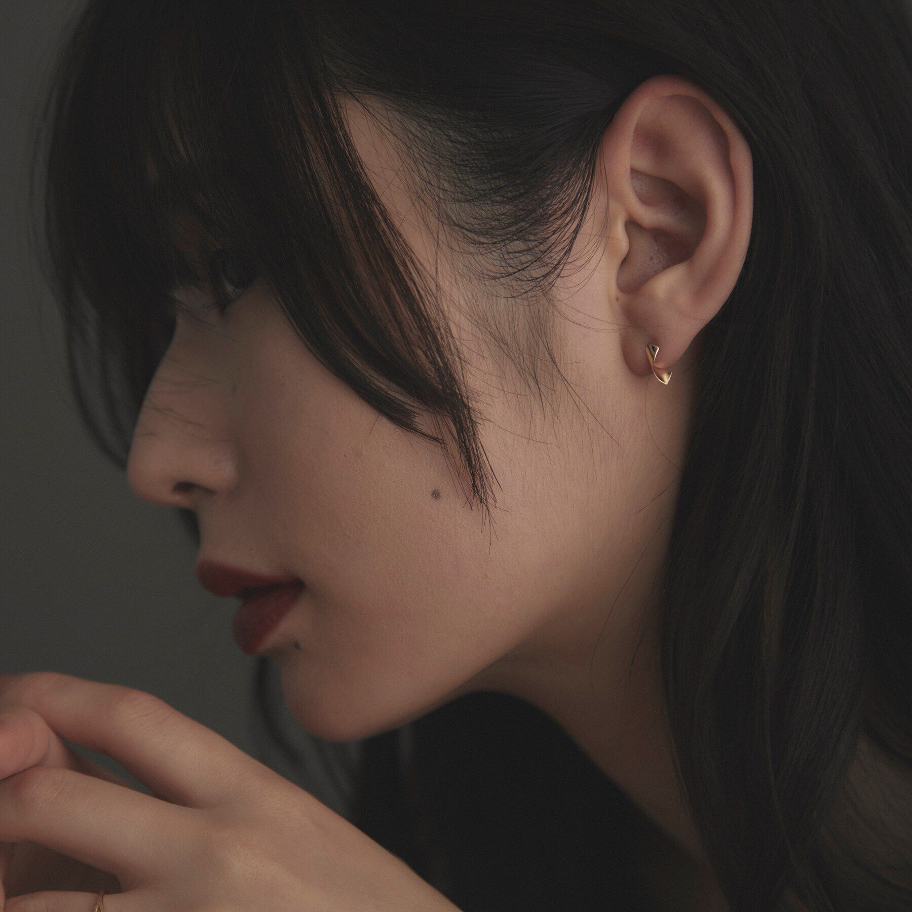 COCOSHNIK ONKITSCH「K10ツイストプレートピアス」|ピアス|