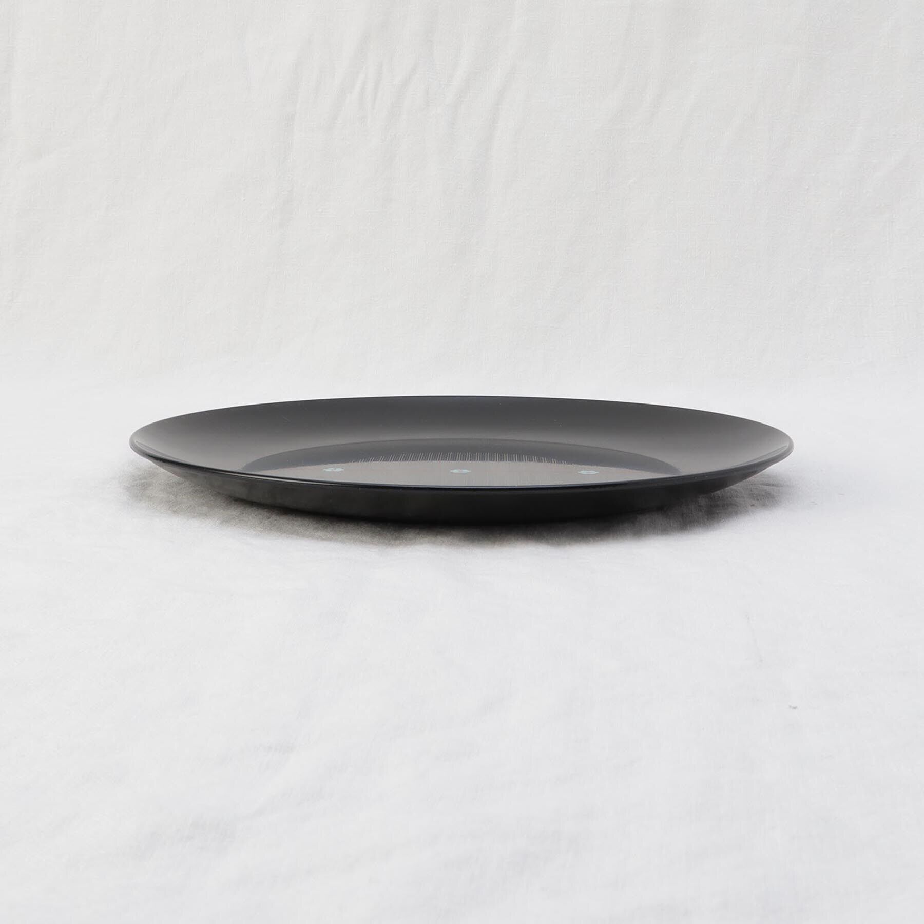 212 KITCHEN STORE「むすび 9.0寸 丸皿 黒」|食器・キッチングッズ|