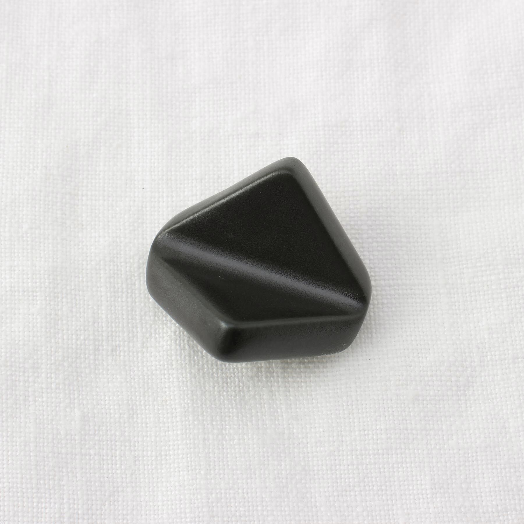 212 KITCHEN STORE「美濃焼 箸置き 菱 BK ＜ハレとケ＞」|食器・キッチングッズ|