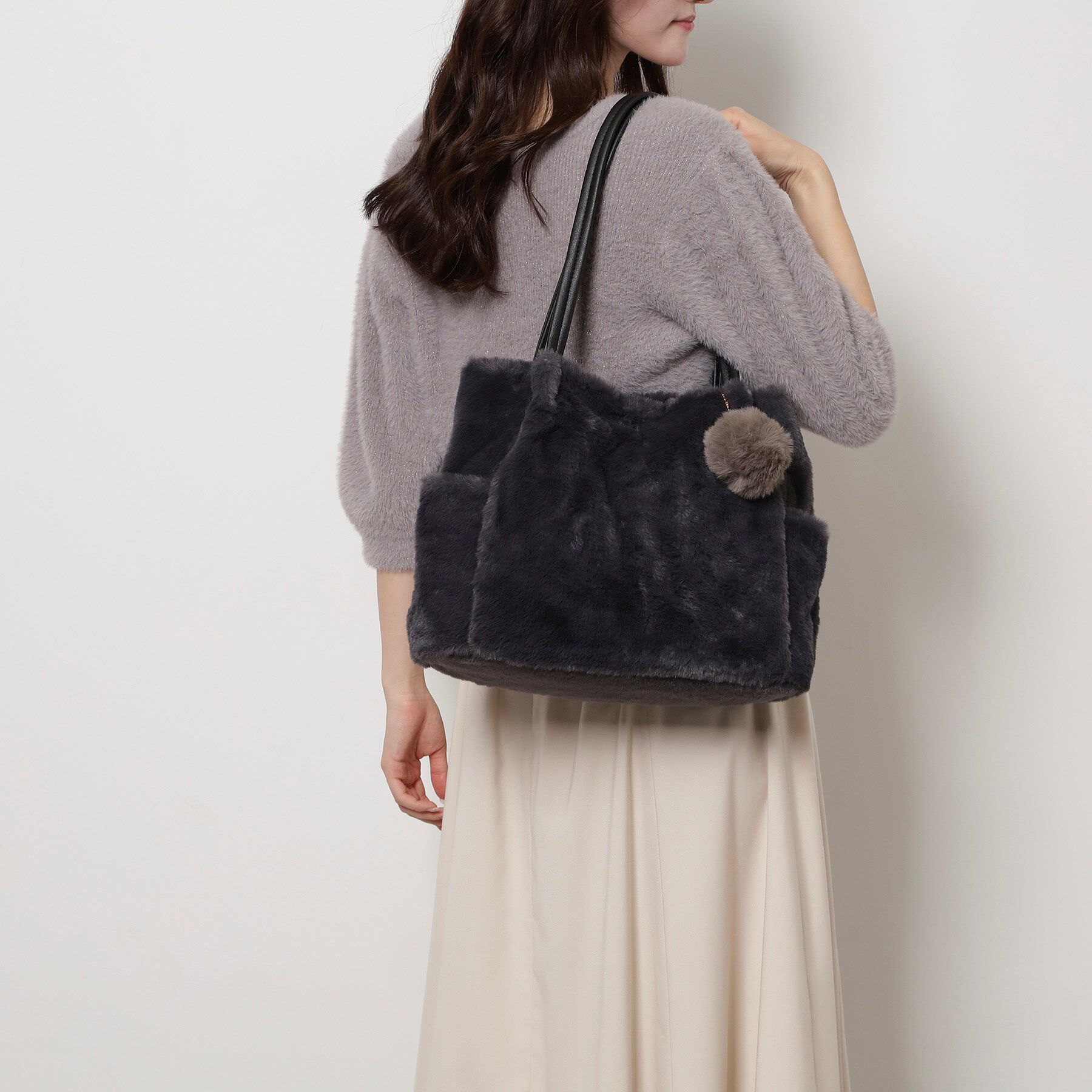 Ober Tashe「ポンポン付きタックトート」|トートバッグ|