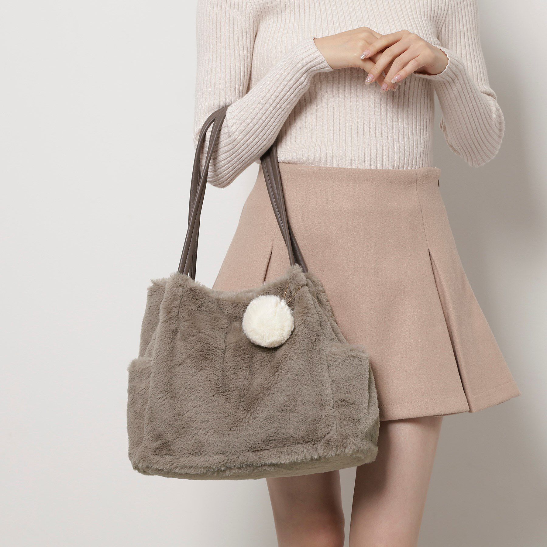 Ober Tashe「ポンポン付きタックトート」|トートバッグ|