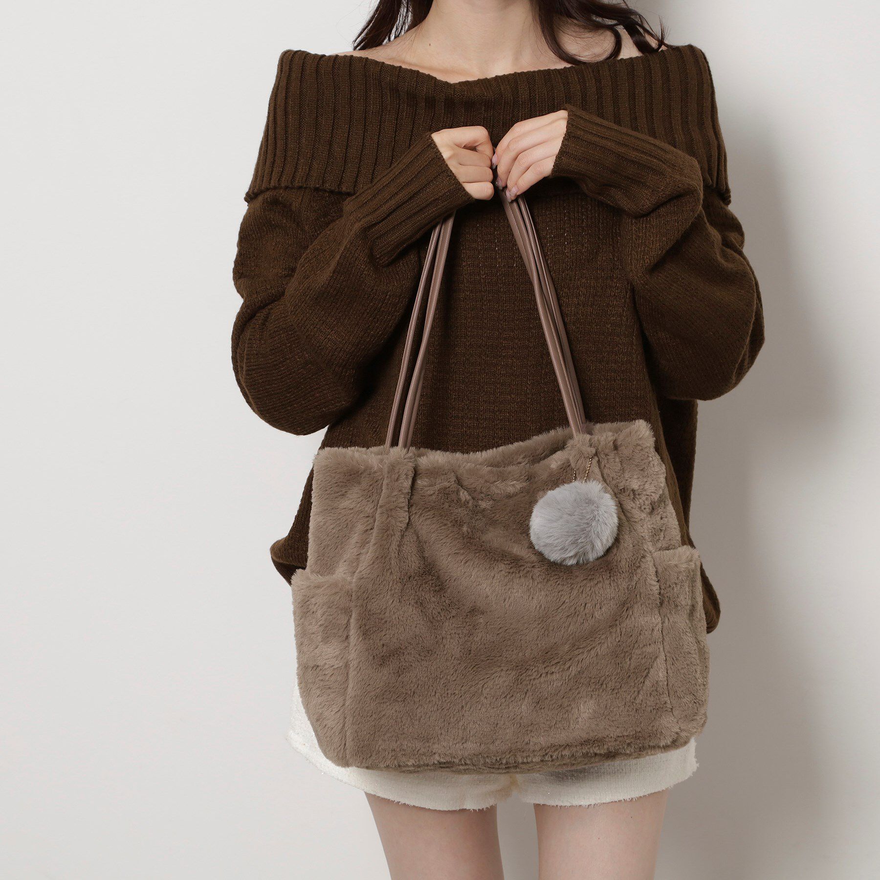 Ober Tashe「ポンポン付きタックトート」|トートバッグ|