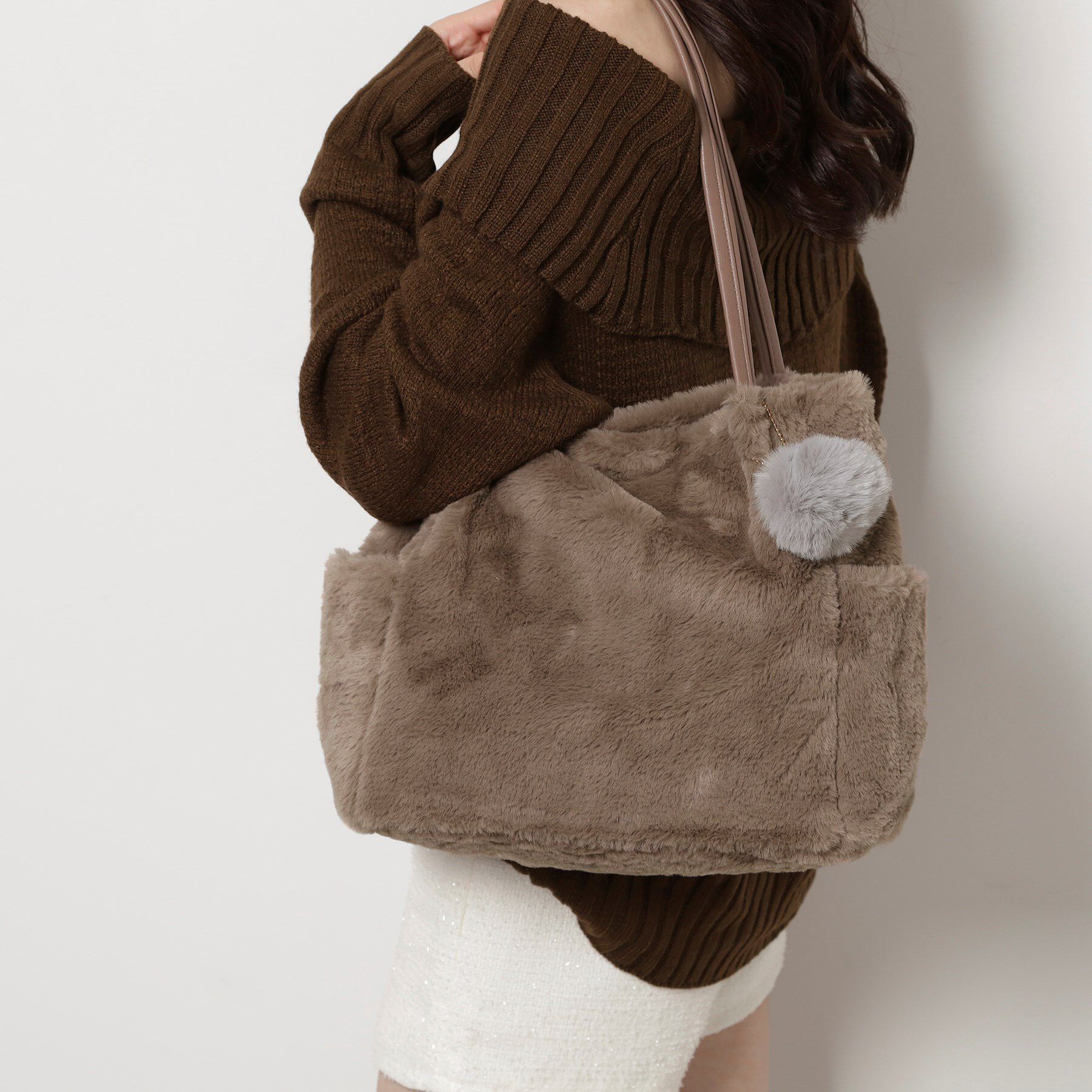 Ober Tashe「ポンポン付きタックトート」|トートバッグ|モカブラウン(342