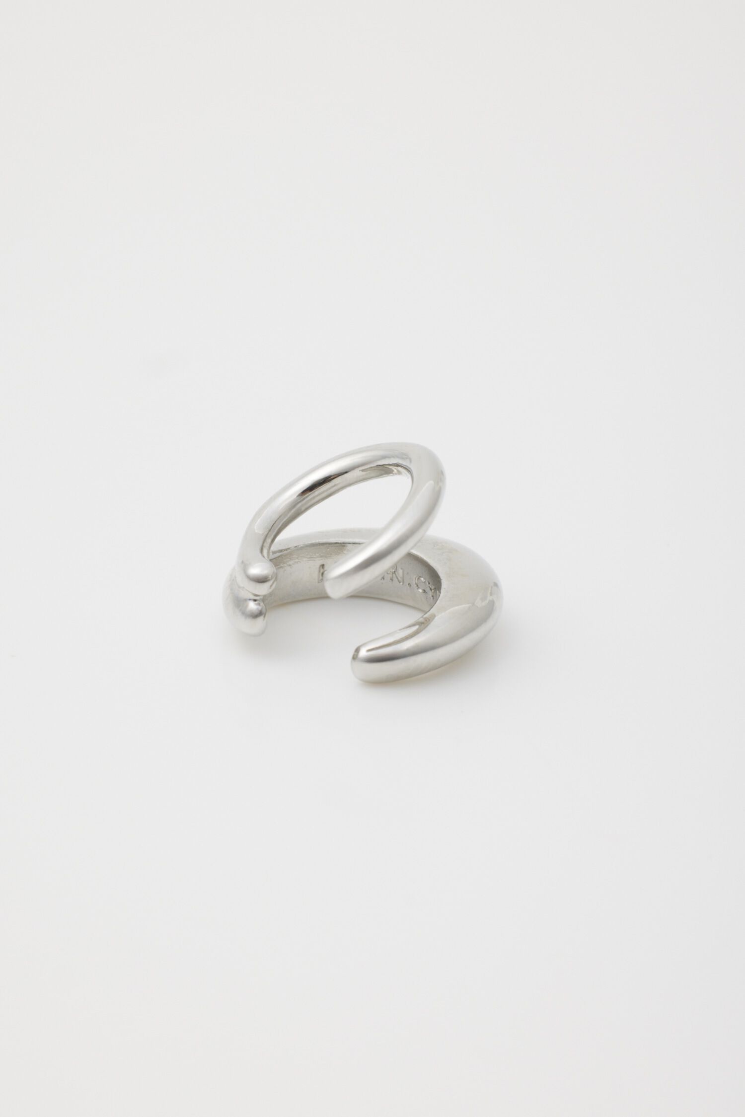 HeRIN.CYE「Twist ear cuff」|ピアス|