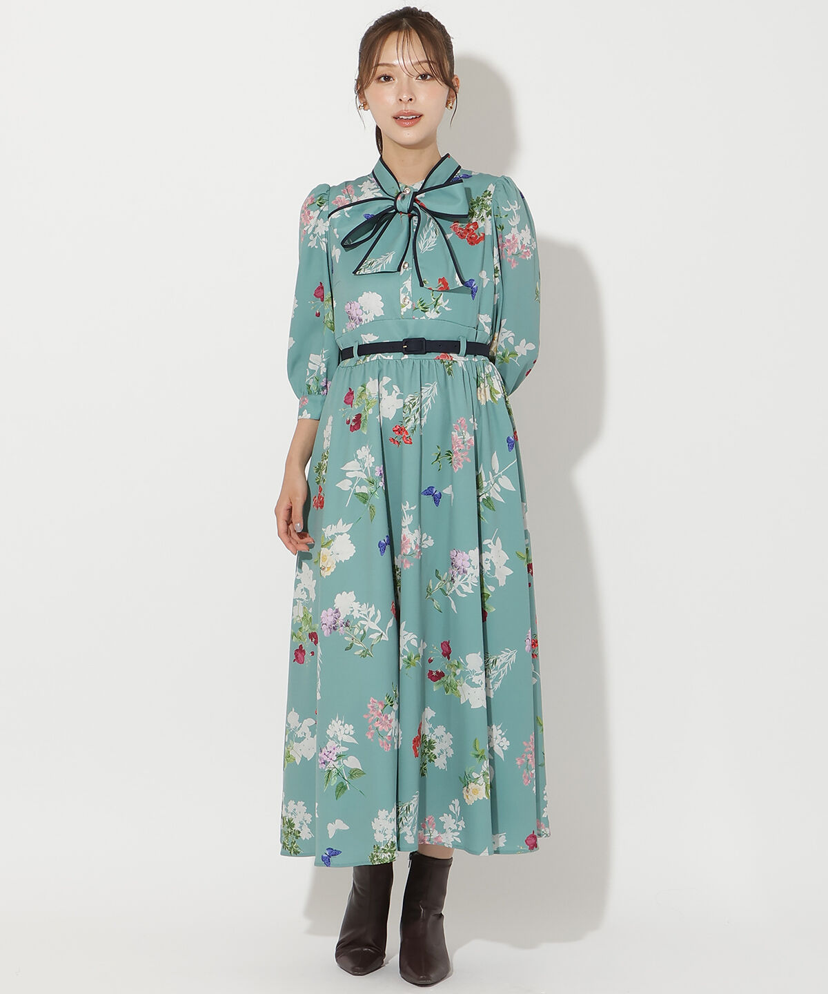 アンドクチュール「クラシックフラワープリント7分袖ワンピース」|ワンピース|ｸﾞﾘｰﾝ系花柄