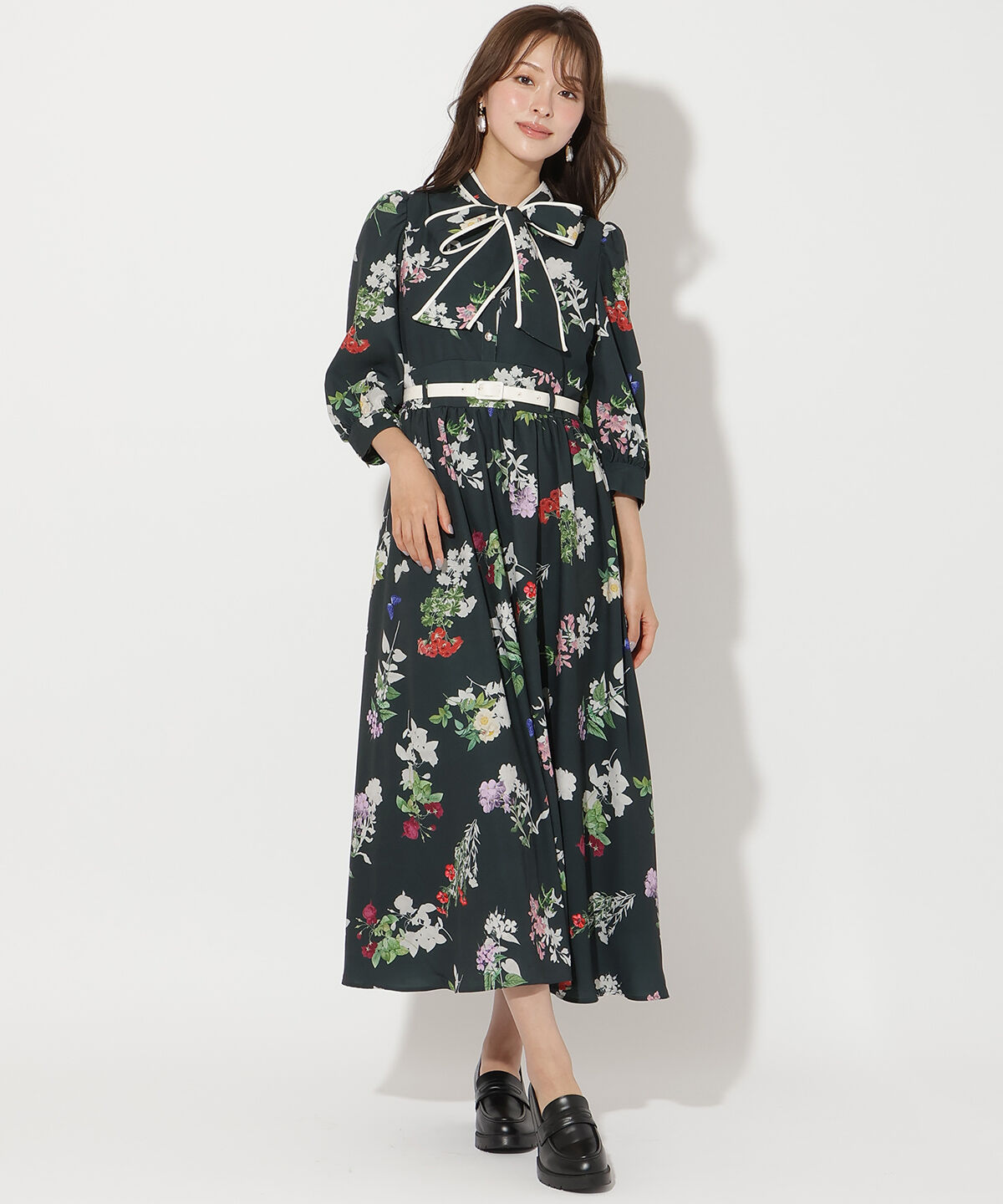 アンドクチュール「クラシックフラワープリント7分袖ワンピース」|ワンピース|黒系花柄