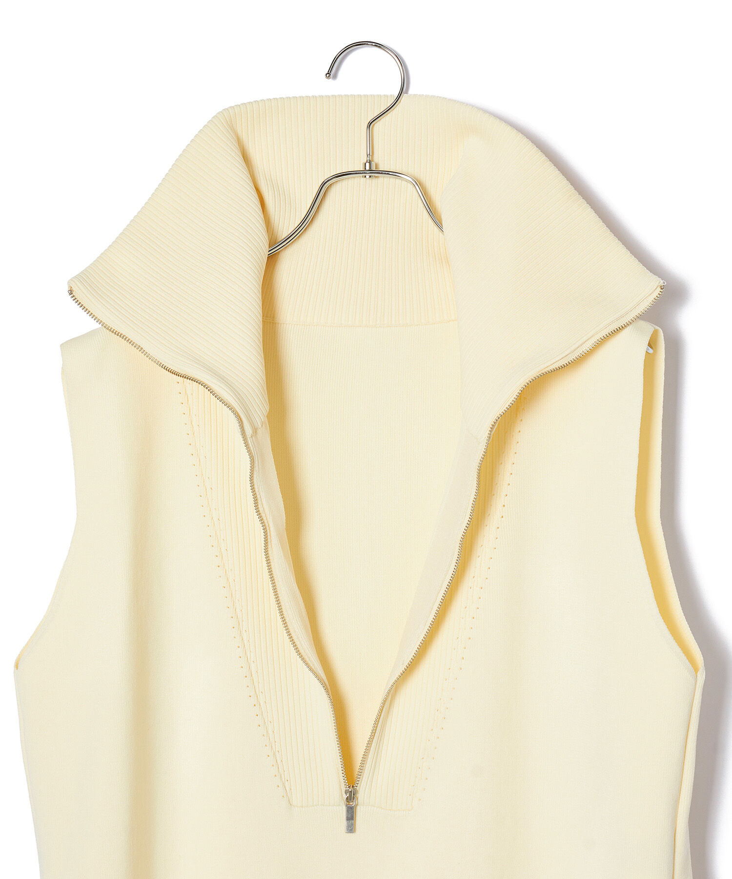 ADAM ET ROPE'「【サステナブル・洗える】ハーフジップサイドスリットニットワンピース」|ワンピース|