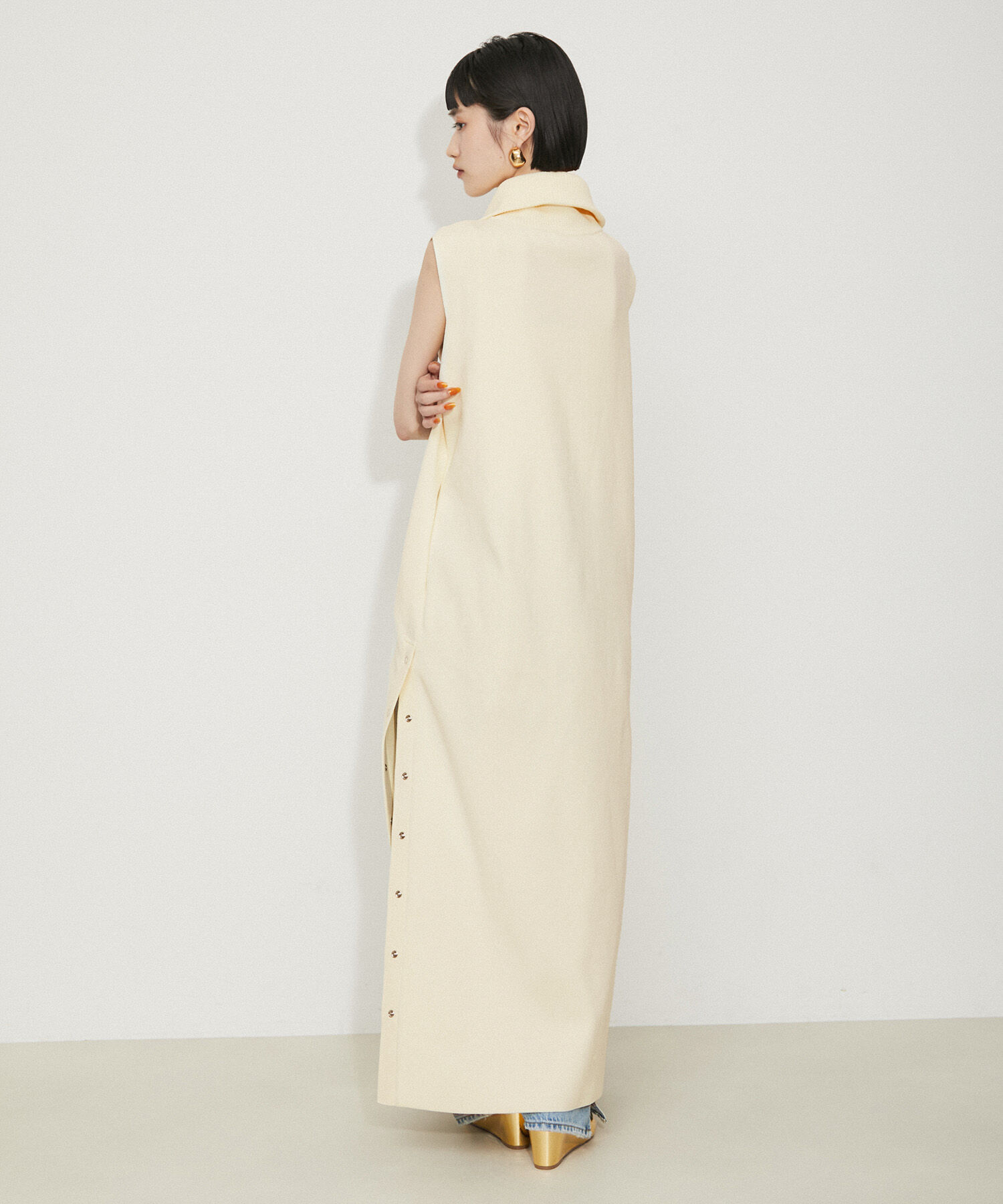 ADAM ET ROPE'「【サステナブル・洗える】ハーフジップサイドスリットニットワンピース」|ワンピース|