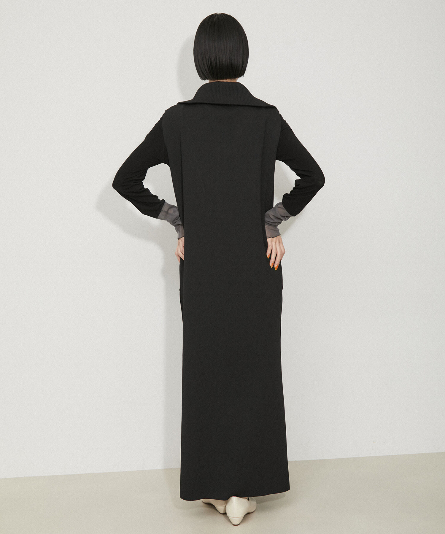 ADAM ET ROPE'「【サステナブル・洗える】ハーフジップサイドスリットニットワンピース」|ワンピース|