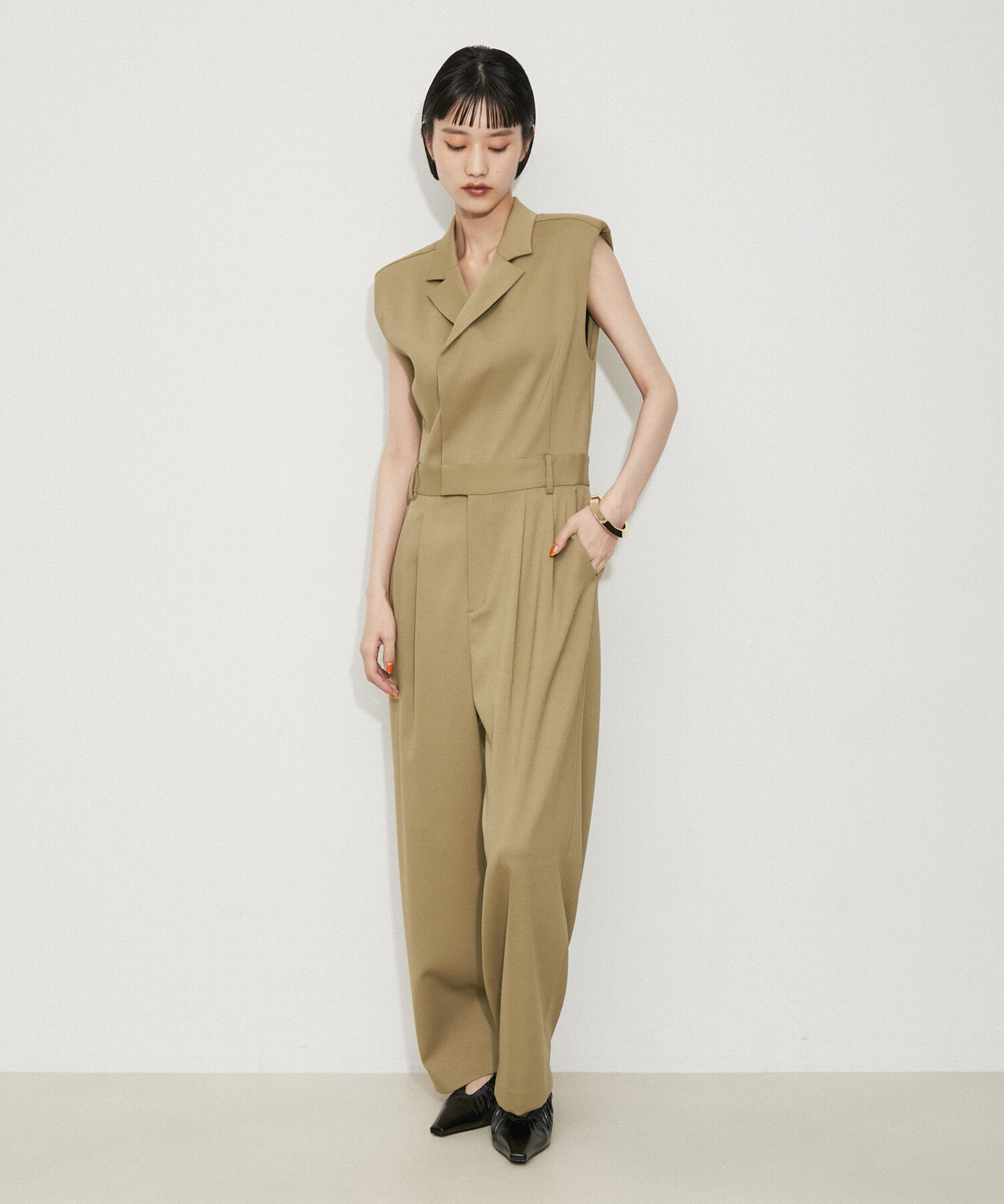 ADAM ET ROPE'「スリーブレスジャンプスーツ」|オールインワン|ベージュ系(28)