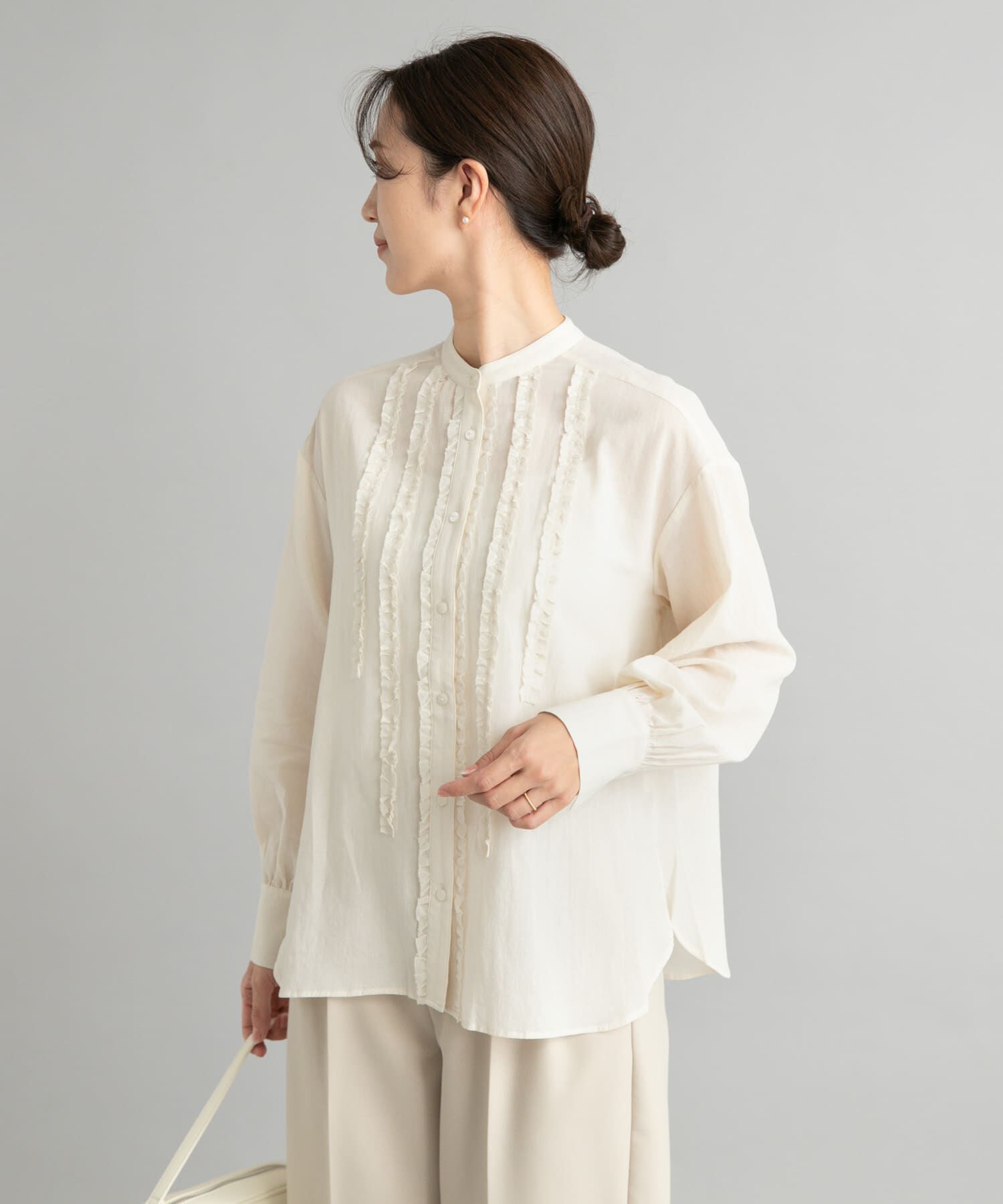 URBAN RESEARCH DOORS「フロントフリルスタンドカラーブラウス」|シャツ・ブラウス|ホワイト系その他