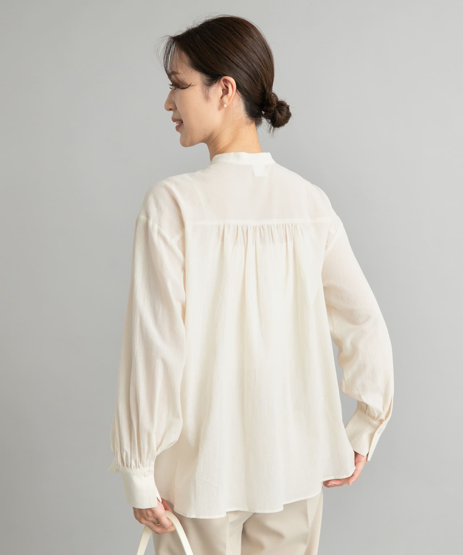 URBAN RESEARCH DOORS「フロントフリルスタンドカラーブラウス」|シャツ・ブラウス|