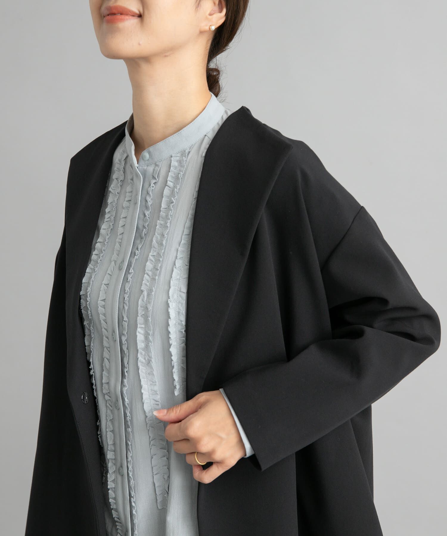 URBAN RESEARCH DOORS「フロントフリルスタンドカラーブラウス」|シャツ・ブラウス|