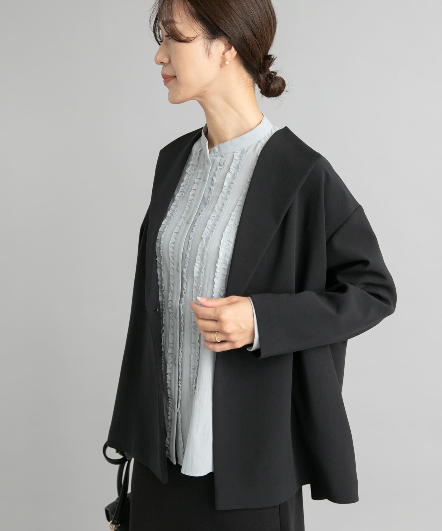 URBAN RESEARCH DOORS「フロントフリルスタンドカラーブラウス」|シャツ・ブラウス|