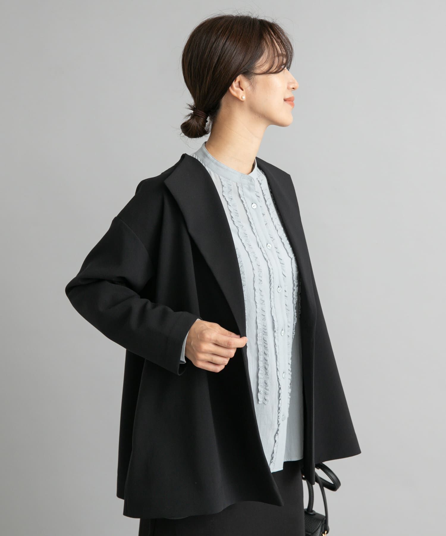 URBAN RESEARCH DOORS「フロントフリルスタンドカラーブラウス」|シャツ・ブラウス|