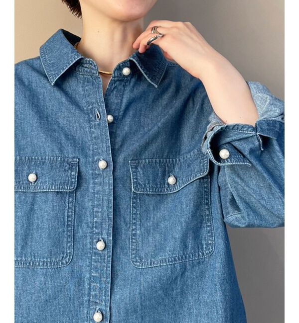  「《軽い素材》パールボタンコンパクトデニムシャツ」|シャツ・ブラウス|