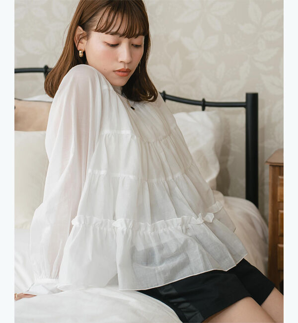 titivate「【前坂美結さんS/Sコラボ】コットンボイルティアードブラウス」|シャツ・ブラウス|オフホワイト