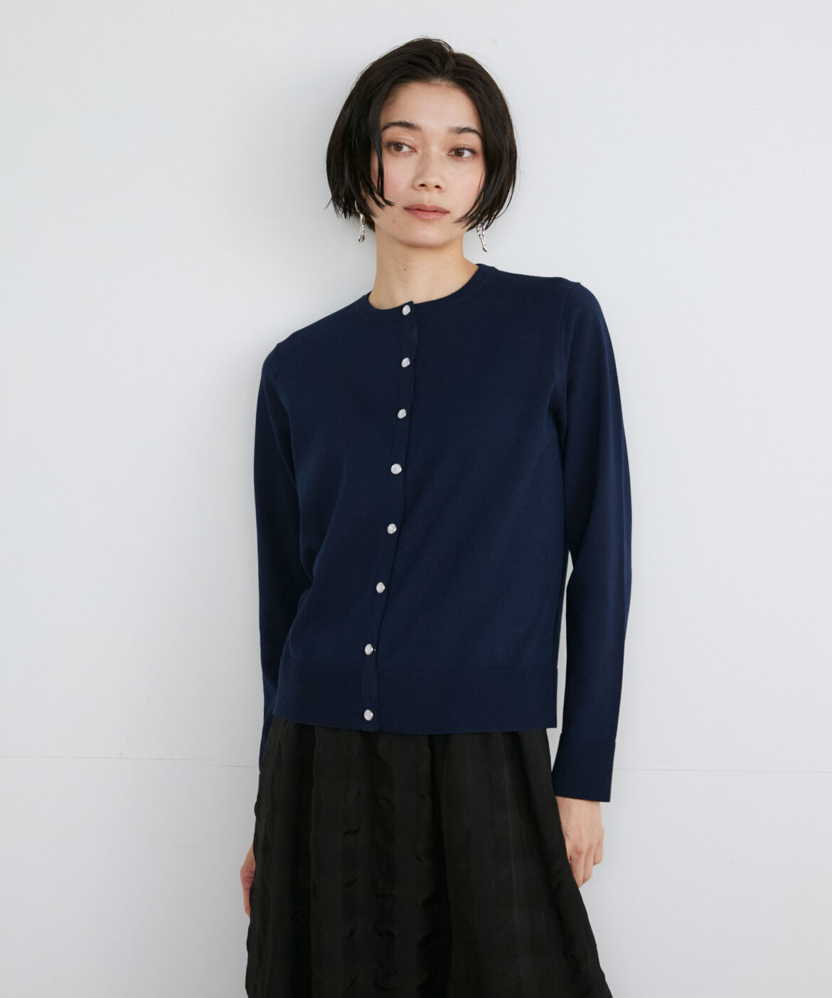 INED「《大きいサイズ》パールドットボタンカーディガン」|カーディガン|