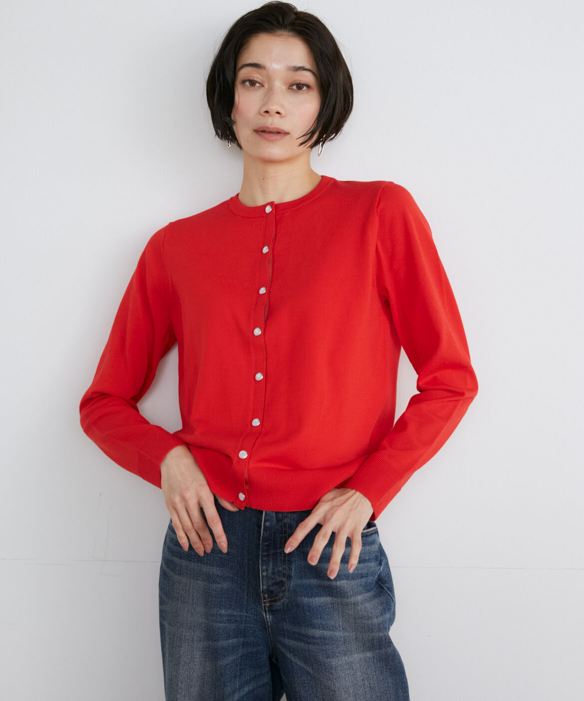 INED「《大きいサイズ》パールドットボタンカーディガン」|カーディガン|レッド