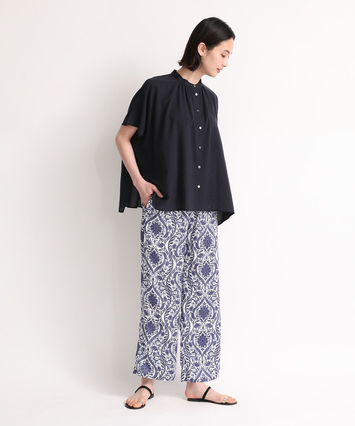 7-IDconcept.「《大きいサイズ》ポンチョ風バンドカラーブラウス」|シャツ・ブラウス|