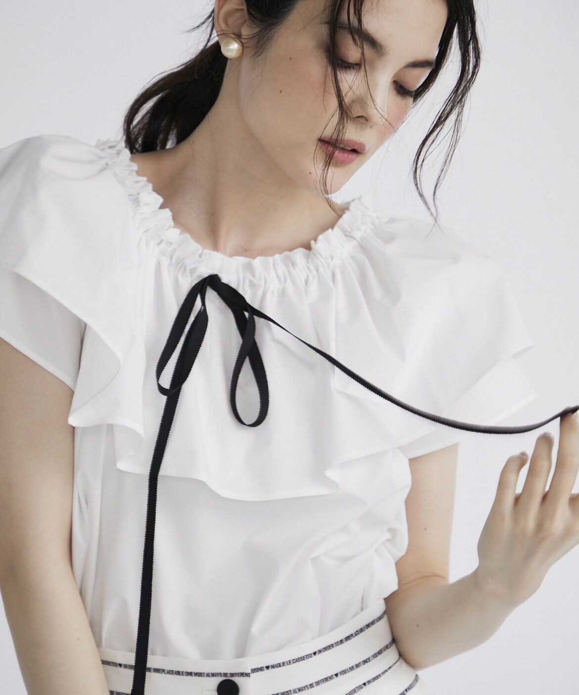 Maglie le cassetto「《プラスサイズ》配色リボンシャーリングブラウス」|シャツ・ブラウス|