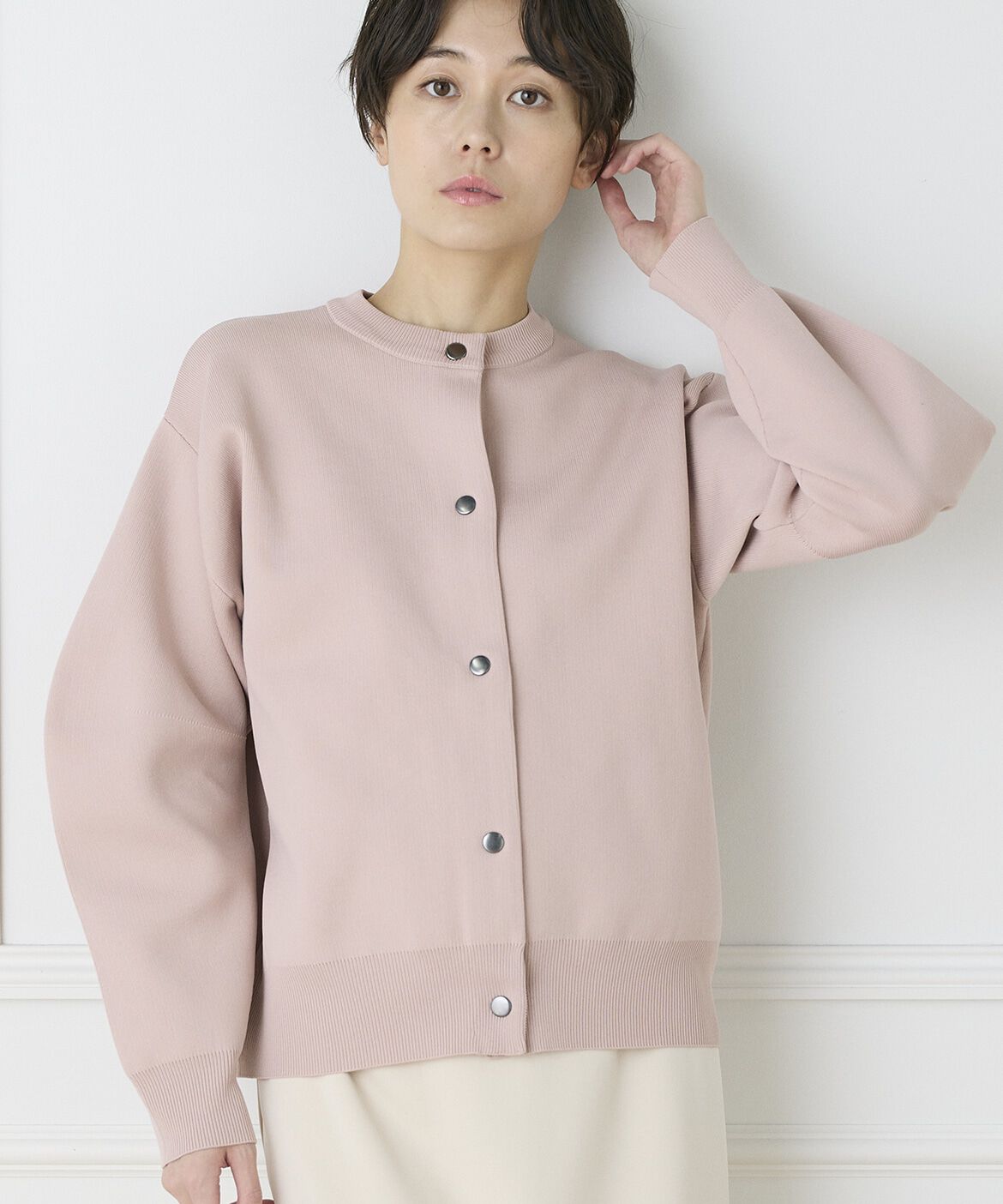 INED「《INED CLARO》ドットボタンクルーカーディガン」|カーディガン|ピンク1
