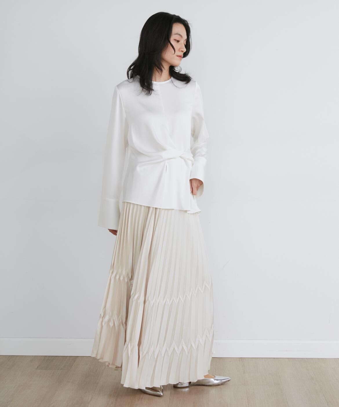 INED「シルキーアシメトリーブラウス《la veille by SUPERIOR CLOSET》」|シャツ・ブラウス|