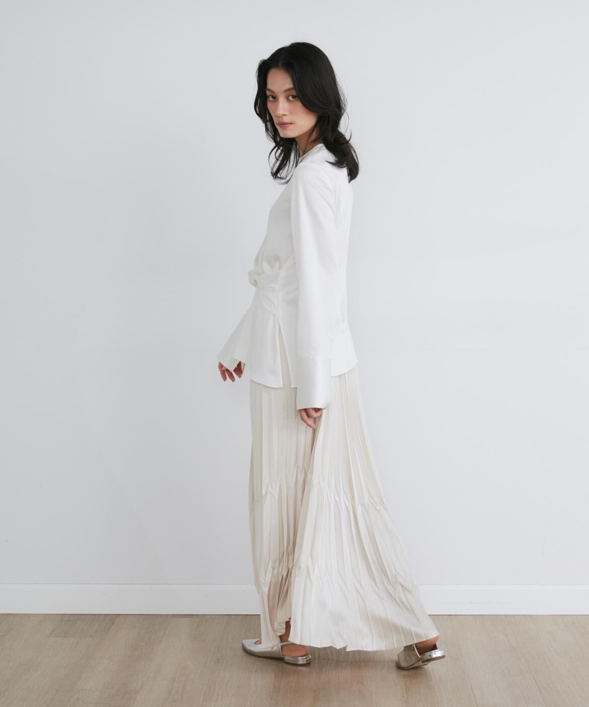 INED「シルキーアシメトリーブラウス《la veille by SUPERIOR CLOSET》」|シャツ・ブラウス|