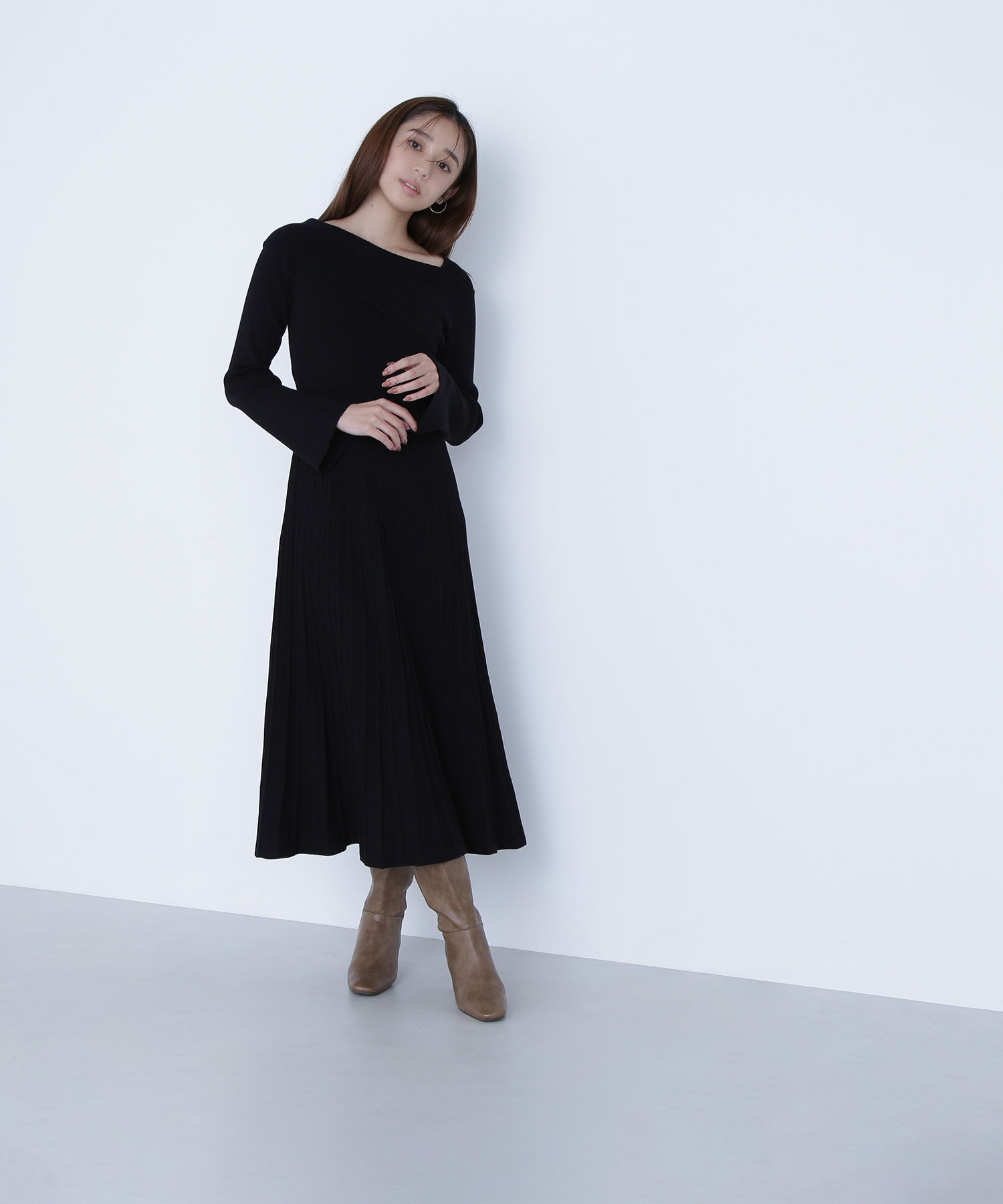  「アシメネックニットワンピース」|ワンピース|