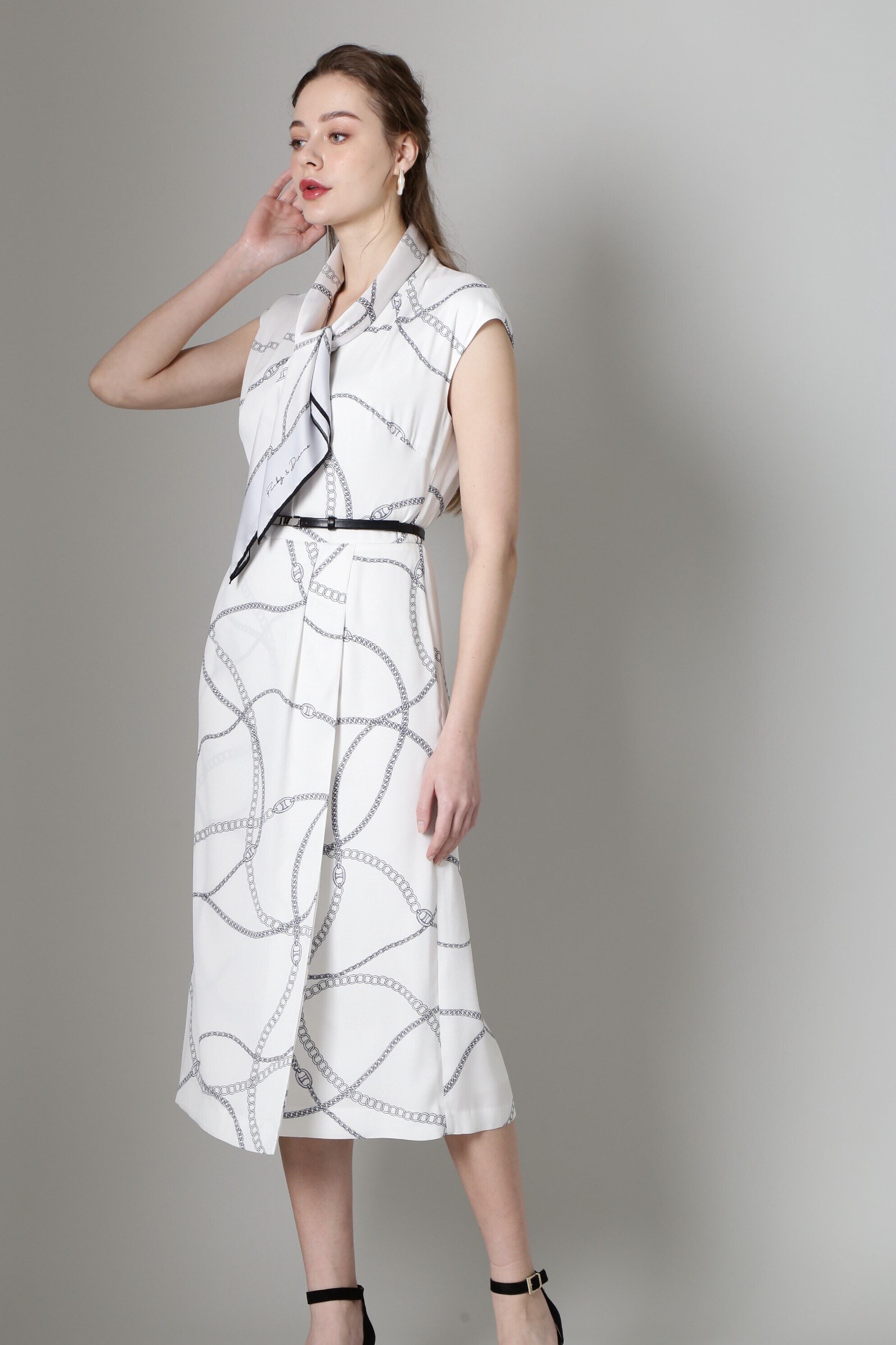  「[URBAN PRECIOUS]チェーンプリントワンピース」|ワンピース|グレー系1