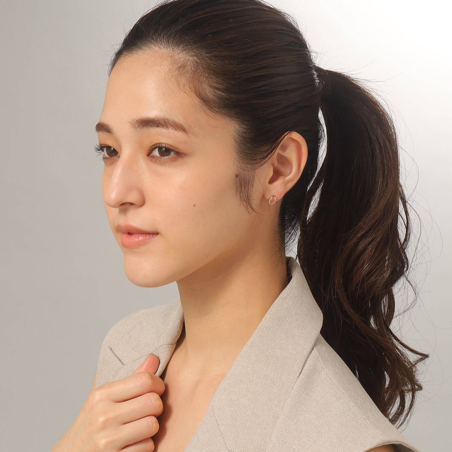 COCOSHNIK「K10レッドアベンチュリン オーバルカボション スタッドピアス」|ピアス|