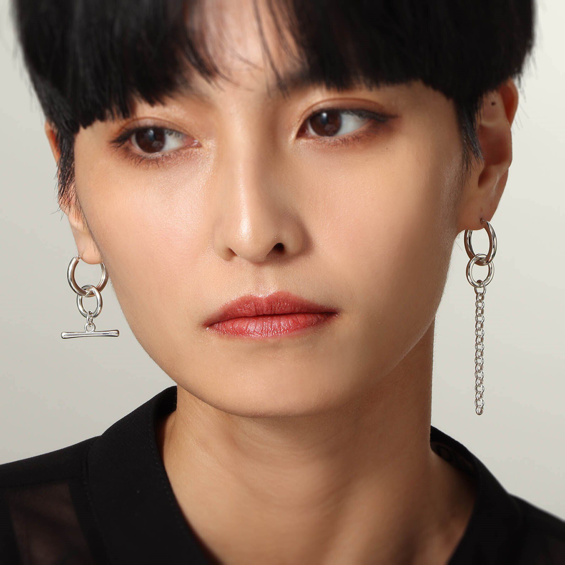 COCOSHNIK ONKITSCH「シルバー フープピアス トグルチャーム」|ピアス|