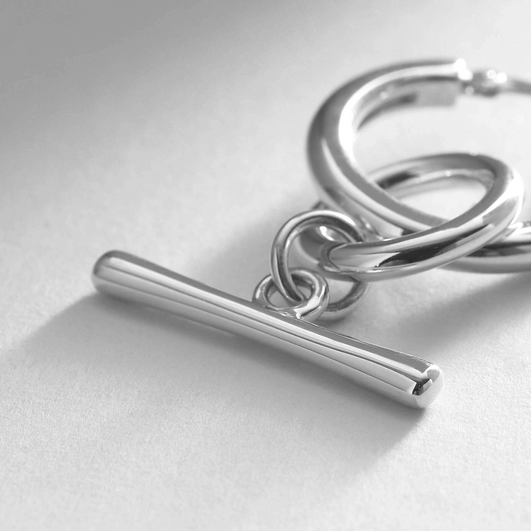 COCOSHNIK ONKITSCH「シルバー フープピアス トグルチャーム」|ピアス|