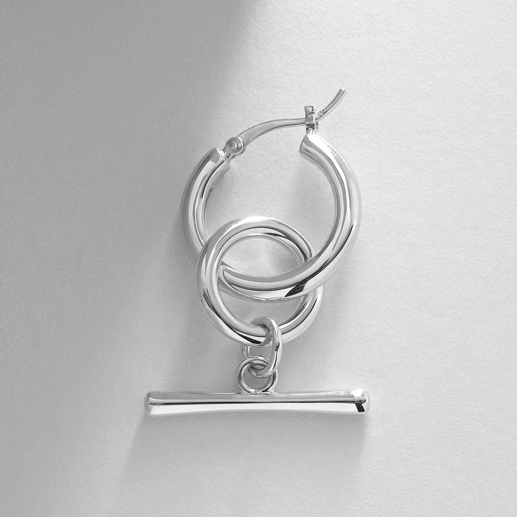 COCOSHNIK ONKITSCH「シルバー フープピアス トグルチャーム」|ピアス|