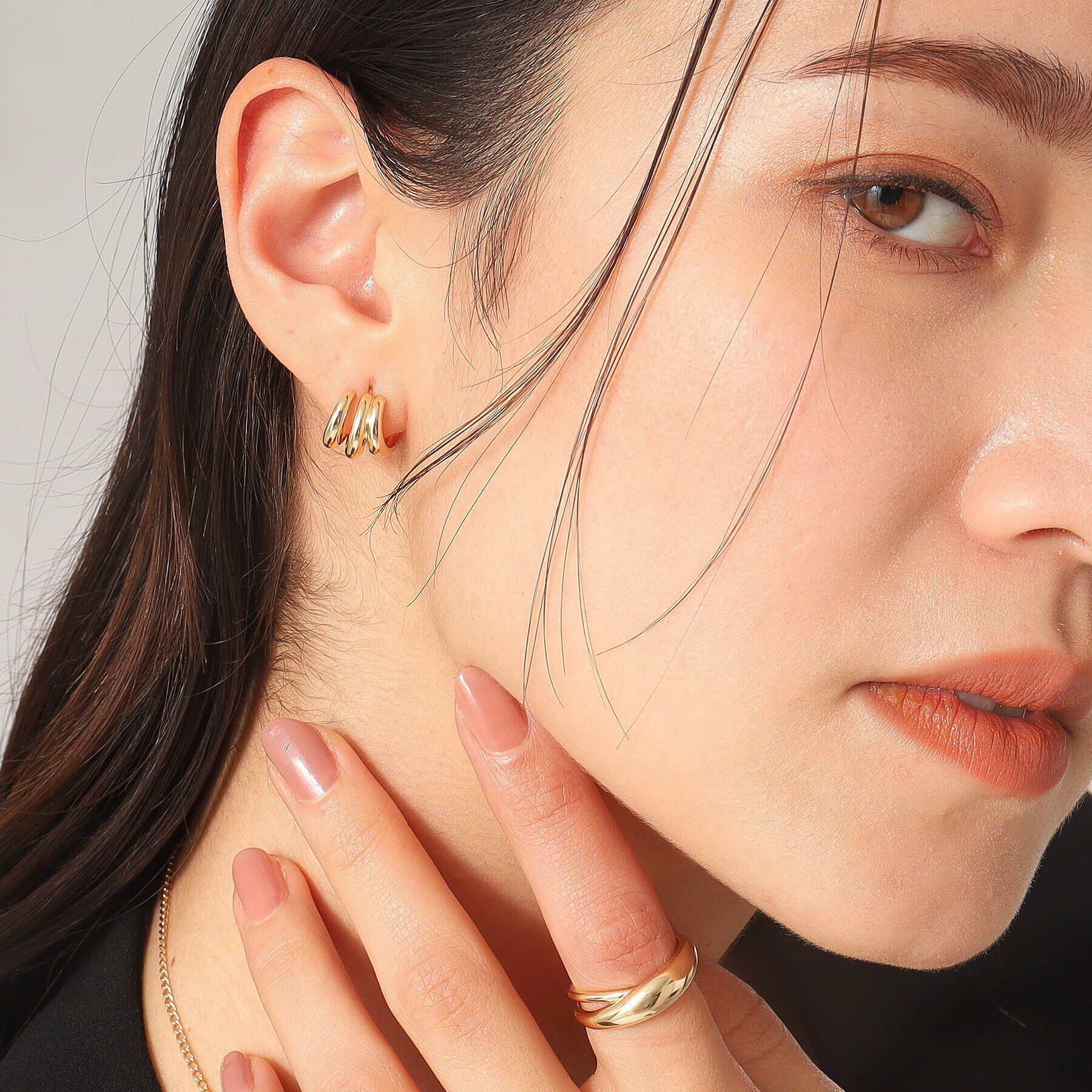 COCOSHNIK「K10甲丸トリプルカーブフープ スタッドピアス」|ピアス|