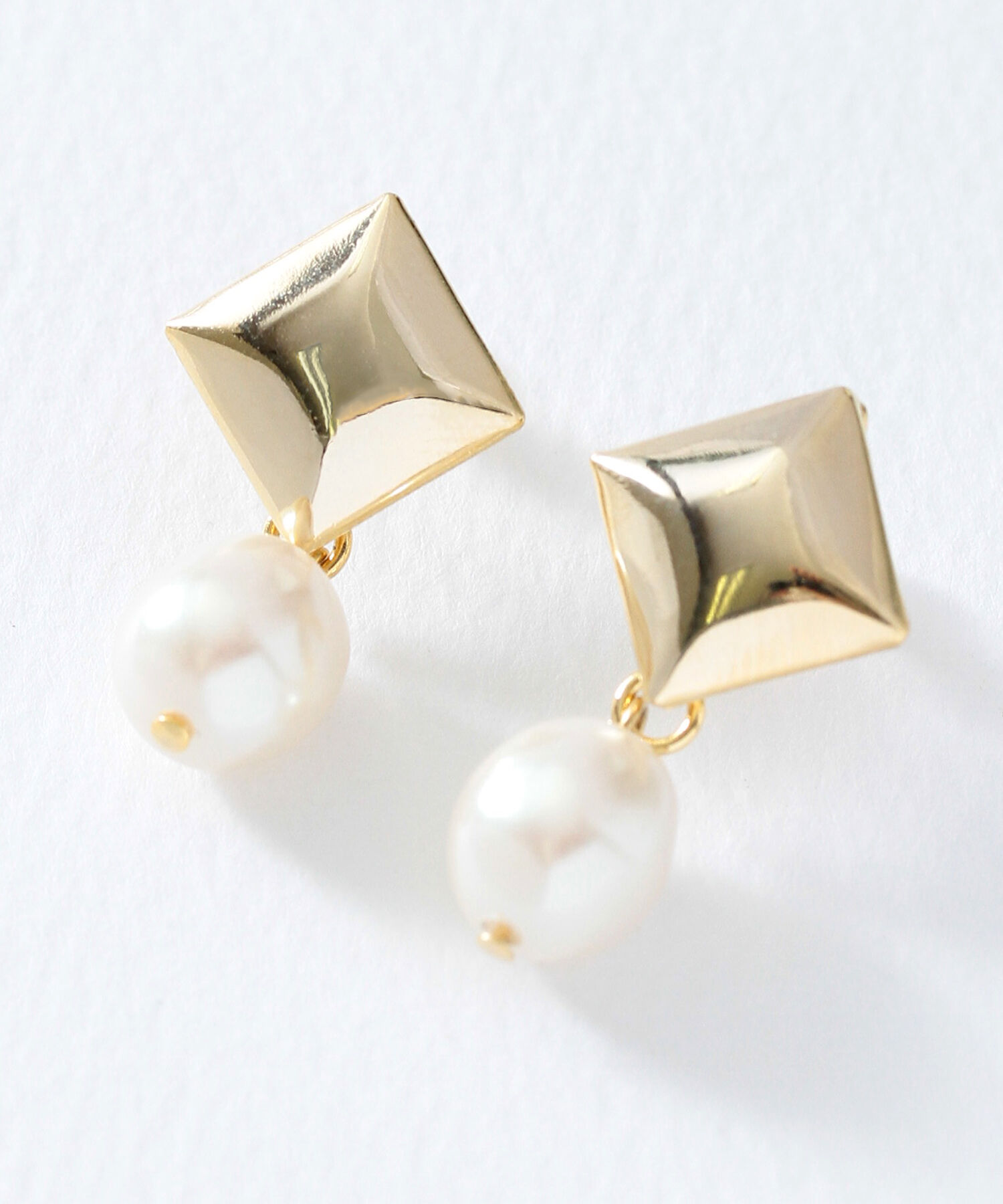  「Vintique ゴールドスタッズ&times;パール ピアス」|ピアス|PRL