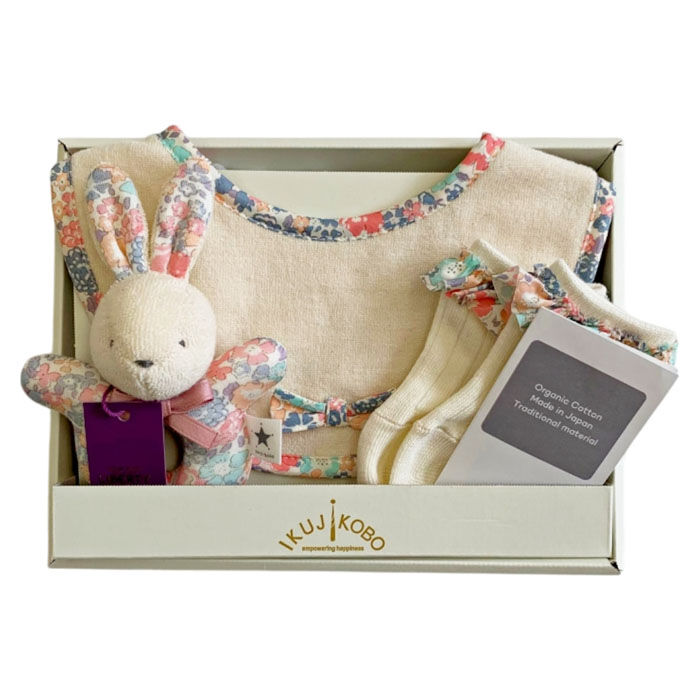 BACKYARD FAMILY「育児工房 ギフトセット 3点 ベビー 通販 日本製 スタイ ソックス ラトル セット プレゼント」|その他ベビー用品|