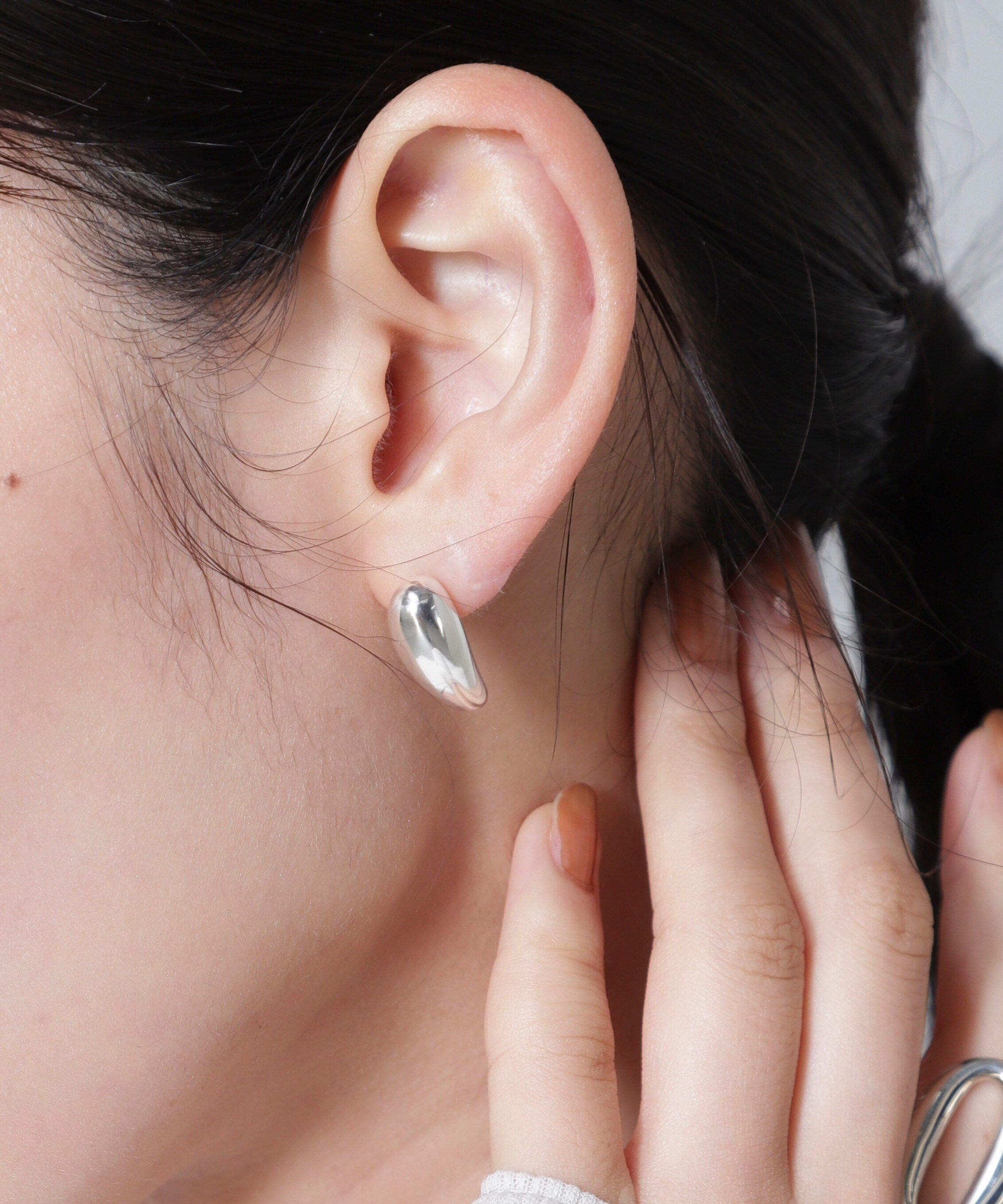 nano･universe「PHILIPPE AUDIBERT/Marta earrings シルバー」|ピアス|シルバー
