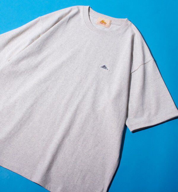 GLOSTER「【KELTY&times;GLOSTER】別注 バックタイポロゴプリントTシャツ ワンポイントワッペン」|Tシャツ・カットソー|