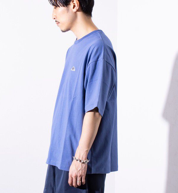 GLOSTER「【KELTY&times;GLOSTER】別注 バックタイポロゴプリントTシャツ ワンポイントワッペン」|Tシャツ・カットソー|