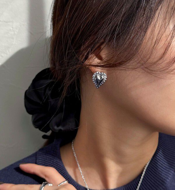 fredy emue「ヴィンテージ風ハートピアス」|ピアス|シルバー