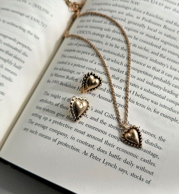 fredy emue「ヴィンテージ風ハートピアス」|ピアス|