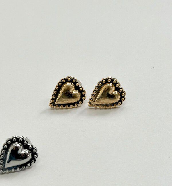 fredy emue「ヴィンテージ風ハートピアス」|ピアス|