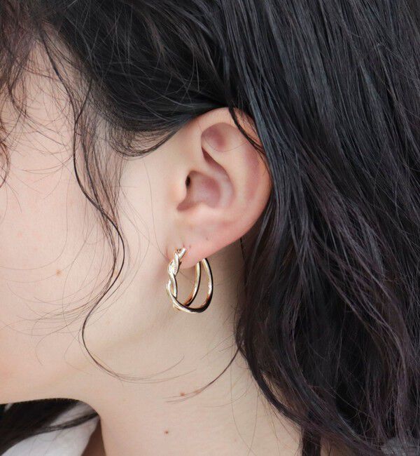 fredy emue「ねじりWフープピアス」|ピアス|ゴールド