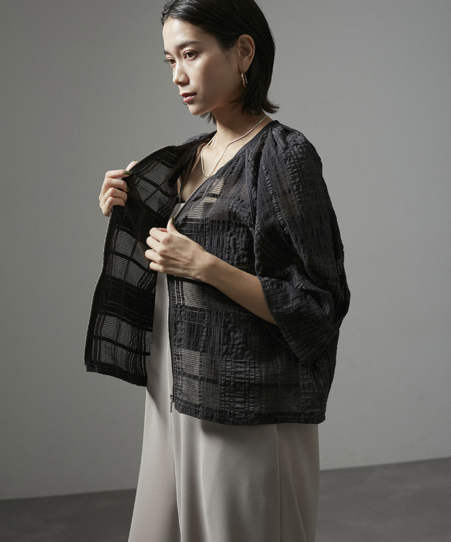 SALON adam et rope'「ハーフスリーブシアーメッシュチェックブルゾン」|ブルゾン・スタジャン|ブラック(01)